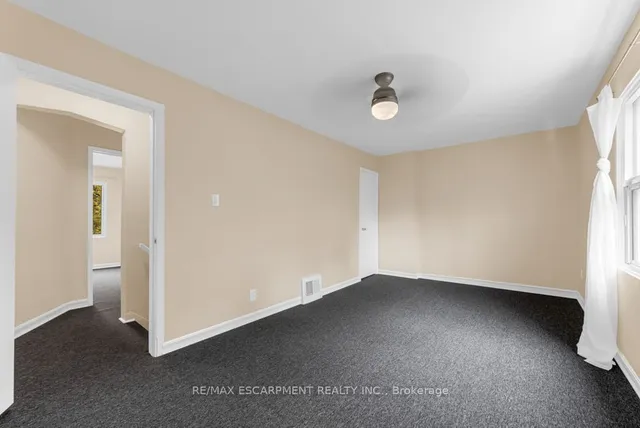 Additional image 9 of 34 SUMACH St