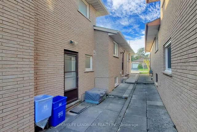 Additional image 2 of 552 Queen Victoria Dr