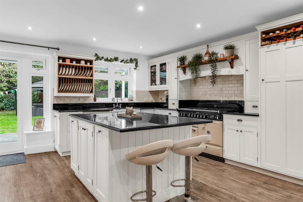 Additional image 8 of Canonsfield Road, Welwyn