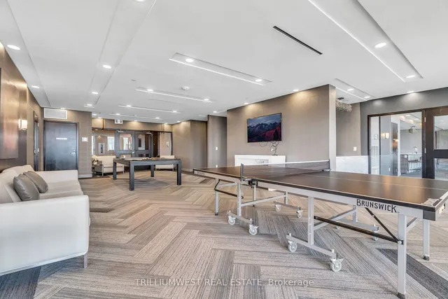 Additional image 29 of 51 East Liberty St Unit 1516