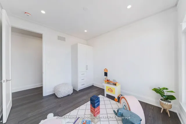 Additional image 18 of 19 Antonio Crt Unit 3B