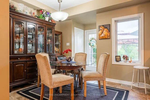 Additional image 10 of 7 Northampton Blvd