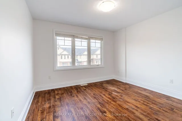 Additional image 32 of 2 Near Lane