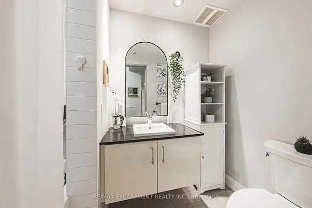 Additional image 11 of 181 James St Unit 402