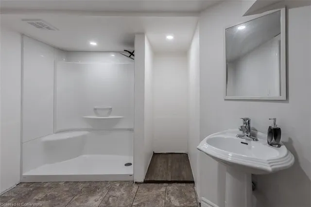 Additional image 39 of 49 Tisdale St