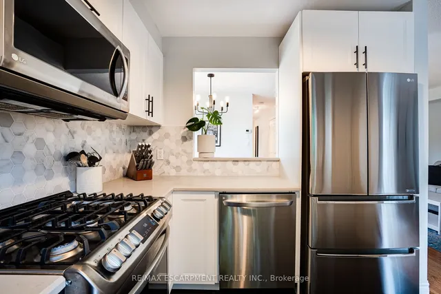 Additional image 17 of 31 Moss Blvd Unit 17