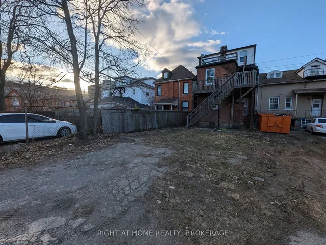 Additional image 32 of 113 Wellington St