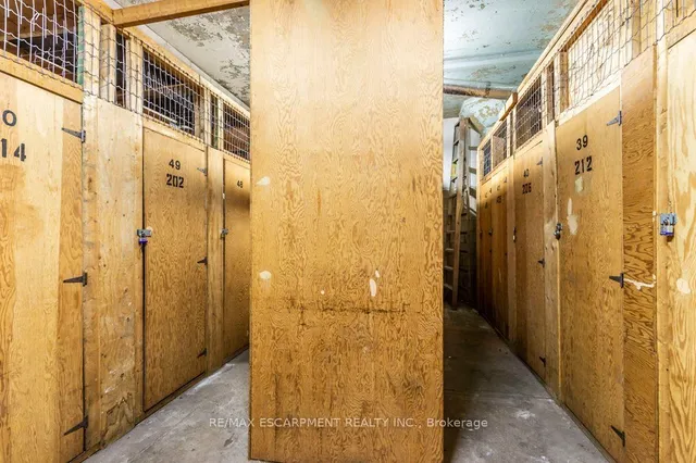 Additional image 36 of 50 Main St Unit 405