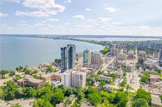 Additional image 40 of 2149 Caroline St