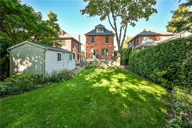 Additional image 37 of 2114 CAROLINE St