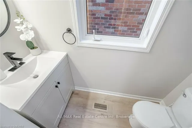 Additional image 20 of 137 WILLET Terr