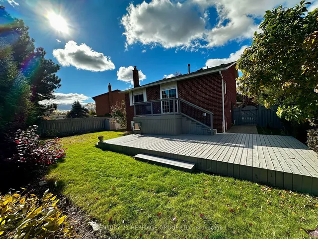 Additional image 21 of 734 Robertson Cres