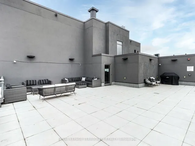 Additional image 30 of 716 Main St Unit 801