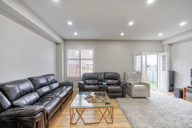 Additional image 14 of 566 BESSBOROUGH Dr