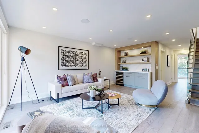 Additional image 16 of 3052 Bayview Ave