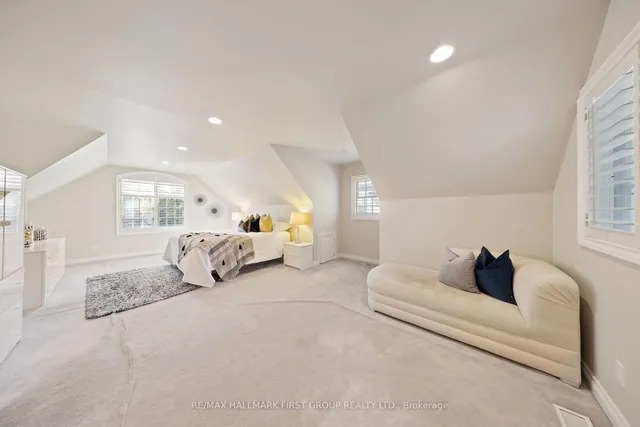 Additional image 23 of 257 Roseland Cres