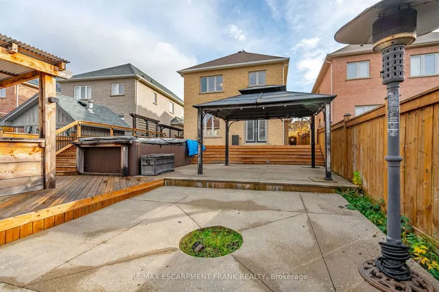 Additional image 38 of 19 HAZELTON Ave