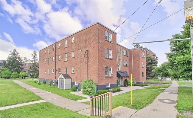 Additional image 31 of 2418 New St Unit 8