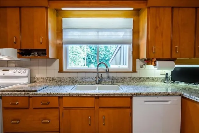 Additional image 12 of 2434 EILEEN Dr