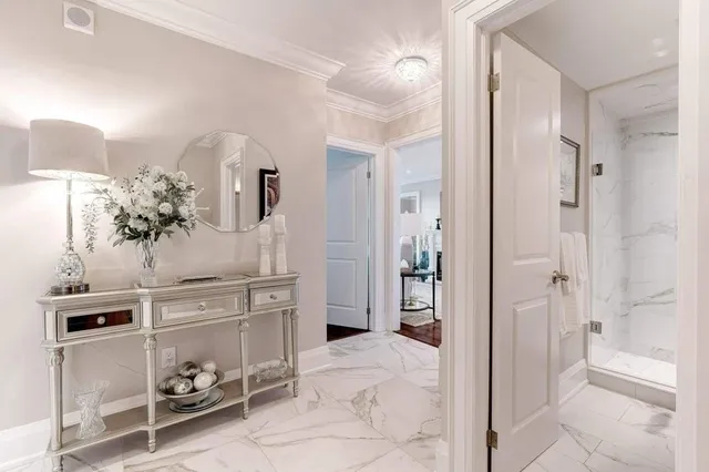 Additional image 8 of 5250 LAKESHORE Rd Unit 2006