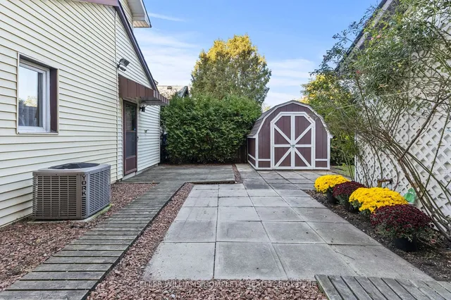 Additional image 31 of 11 FORD St