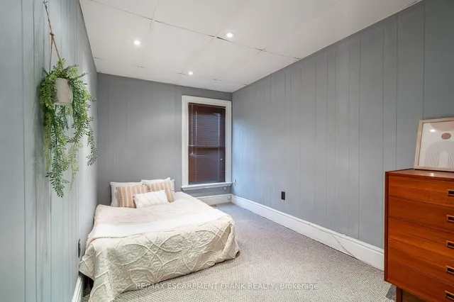 Additional image 26 of 202 CANADA St