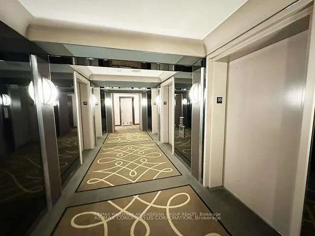 Additional image 8 of 77 Harbour Sq Unit 3005