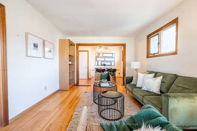 Additional image 11 of 9 Thomson Crt