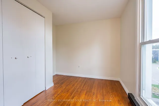 Additional image 20 of 25 Britten Clse Unit B52