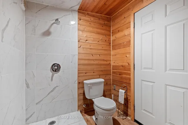 Additional image 38 of 1073 North Service Rd