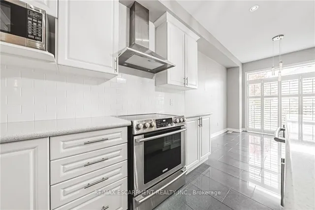 Additional image 9 of 51 Narbonne Cres