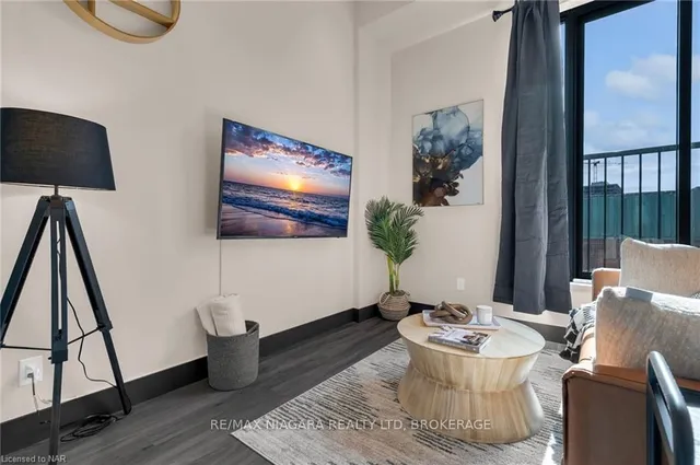 Additional image 18 of 121 KING St Unit 204