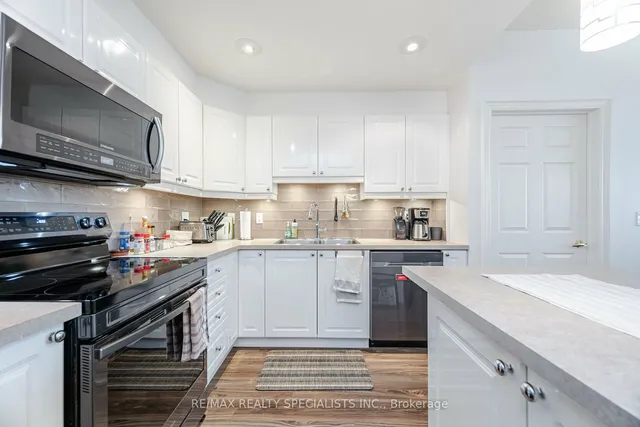 Additional image 12 of 399 Elizabeth St Unit 210