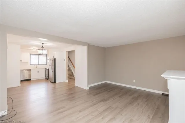 Additional image 17 of 73 Fonthill Rd