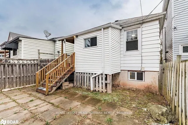 Additional image 32 of 77 Province St