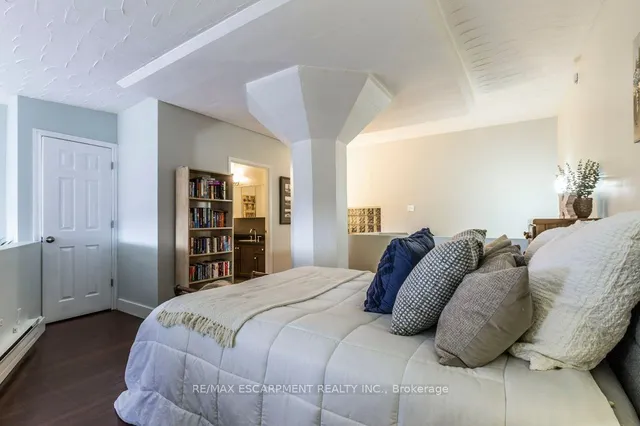 Additional image 28 of 50 Main St Unit 405