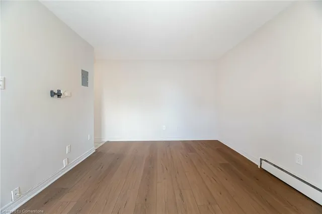 Additional image 11 of 81 Charlton St Unit 101