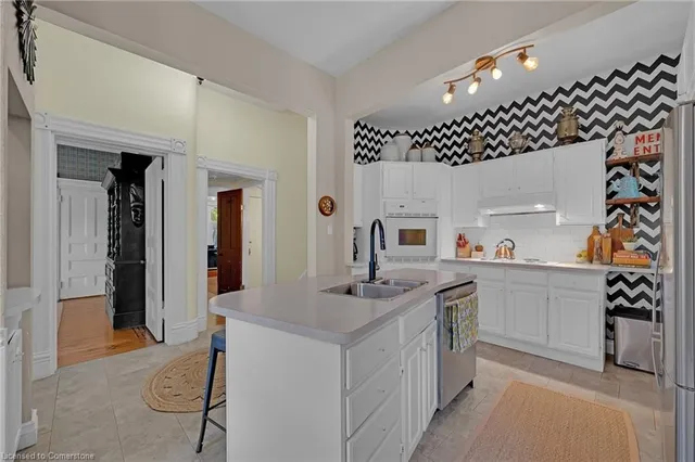 Additional image 17 of 114 Aberdeen Ave