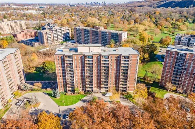 Additional image 32 of 1966 Main St Unit 804