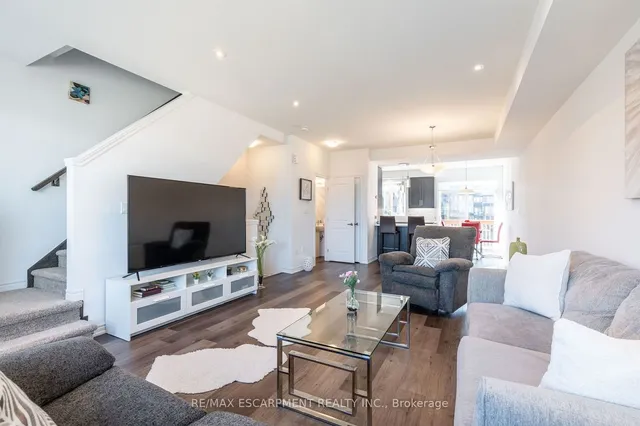 Additional image 12 of 61 Soho St Unit 68