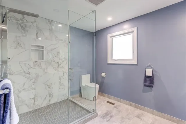 Additional image 22 of 2141 CARTIER Cres