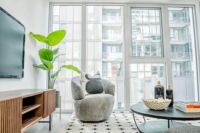 Additional image 10 of 357 King St Unit 809