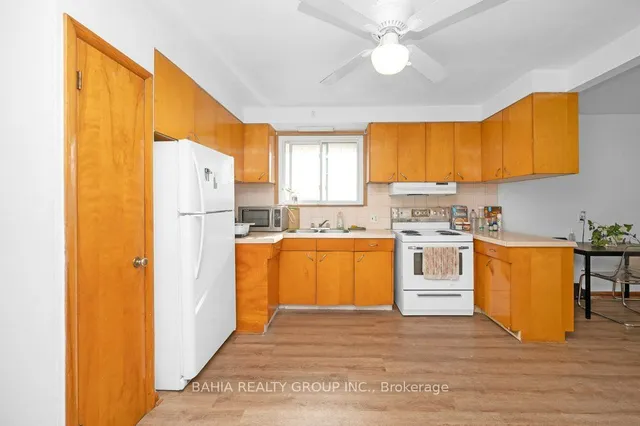 Additional image 10 of 51 Robroy Ave