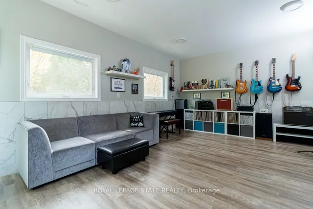 Additional image 38 of 183 Sunnyridge Rd