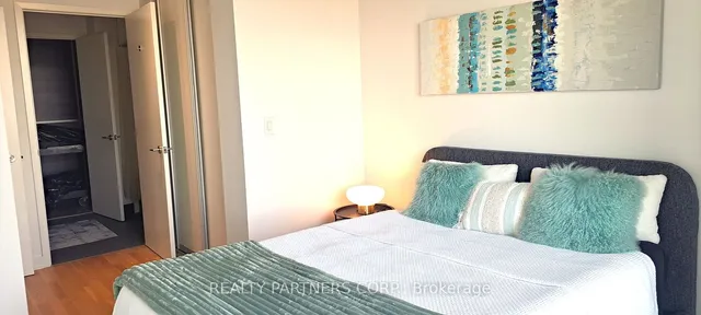 Additional image 19 of 8 Dovercourt Rd Unit 910