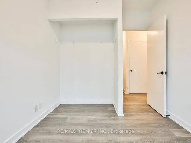 Additional image 29 of 108 Peter St Unit 1715