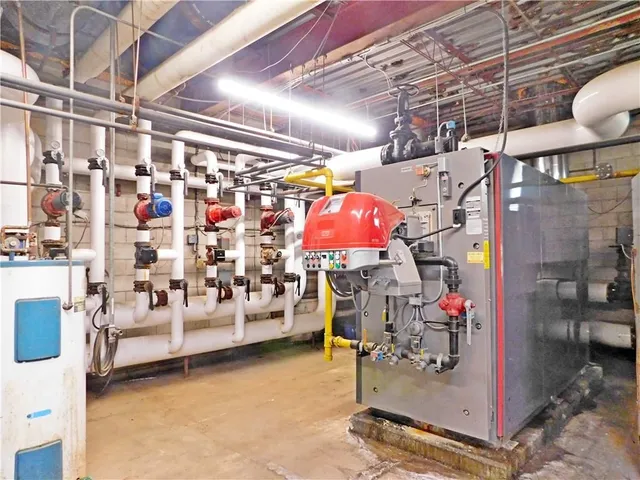 Additional image 23 of 7076 MCNIVEN Rd