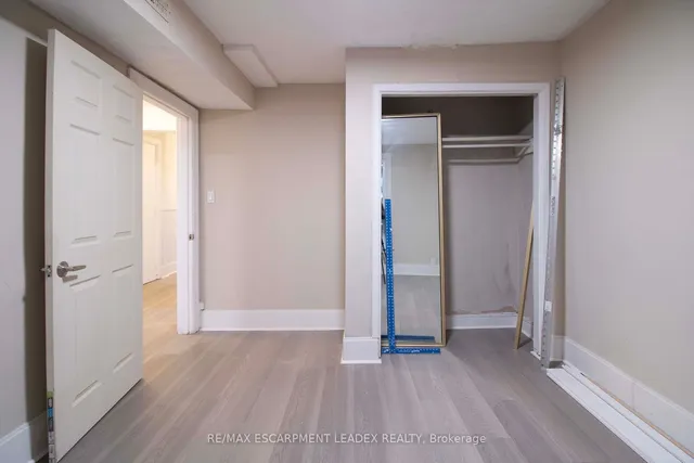 Additional image 9 of 417 King St