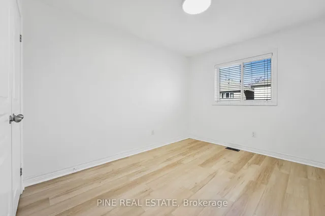 Additional image 31 of 45 Waterbridge St