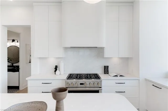 Additional image 46 of 2007 James St Unit 2201